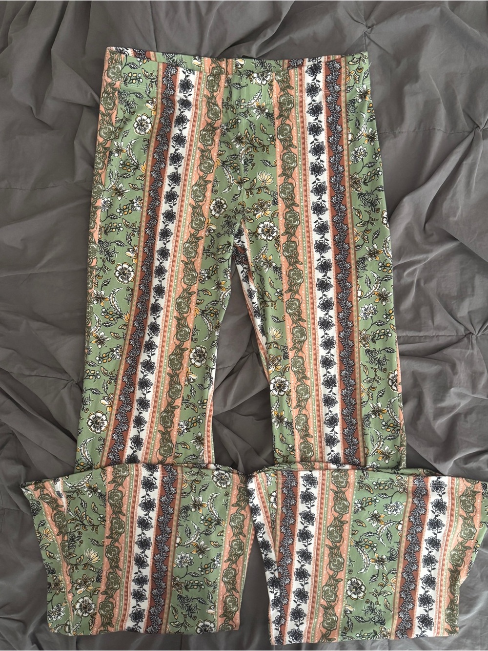 Vibe Sportswear Womens Large Floral Stripe Green Bell Bottom Pants